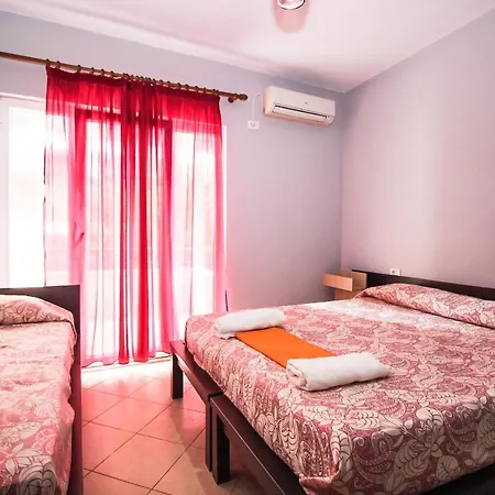 Hotel Ari *